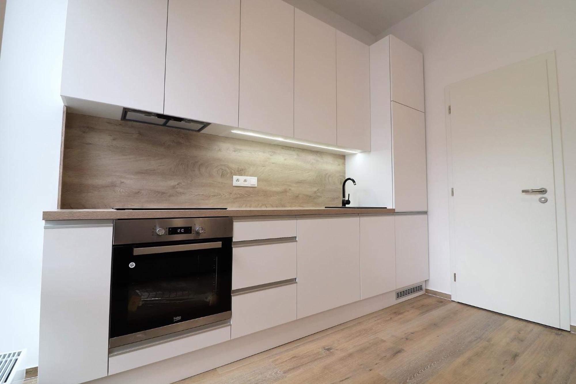 Park Tower Apartment V Centru Zlina Экстерьер фото