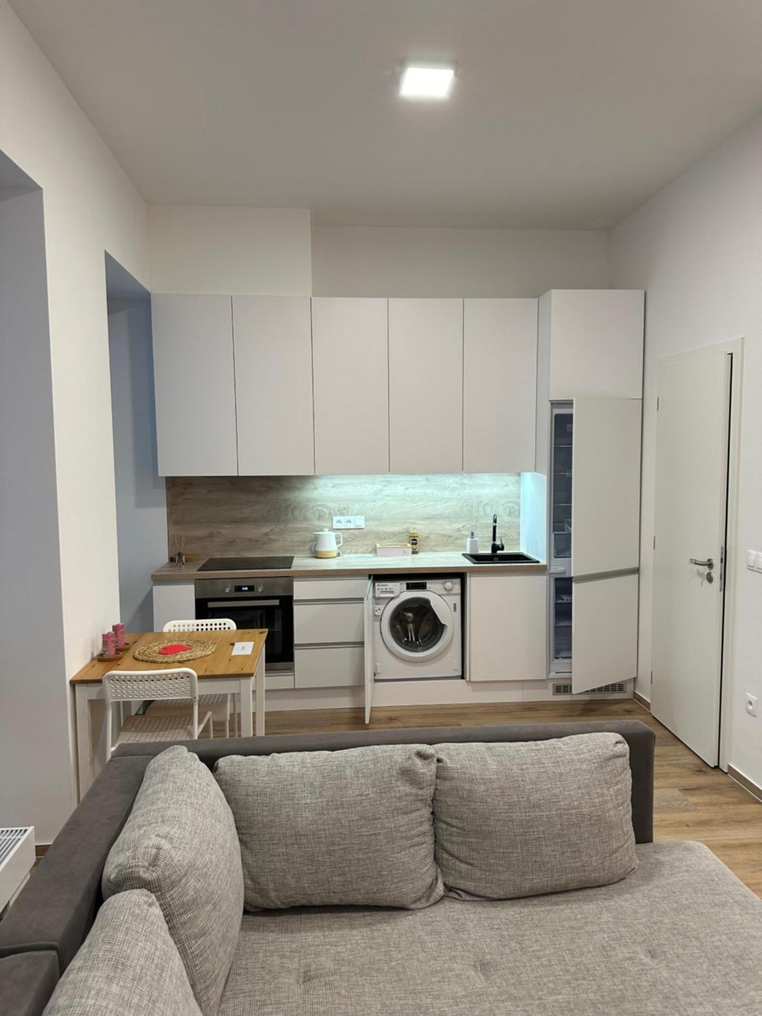 Park Tower Apartment V Centru Zlina Экстерьер фото